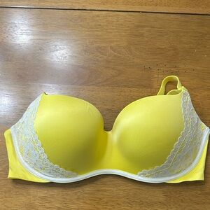 Victoria's Secret Yellow Molded T-Shirt Bra with White Lace Trim
